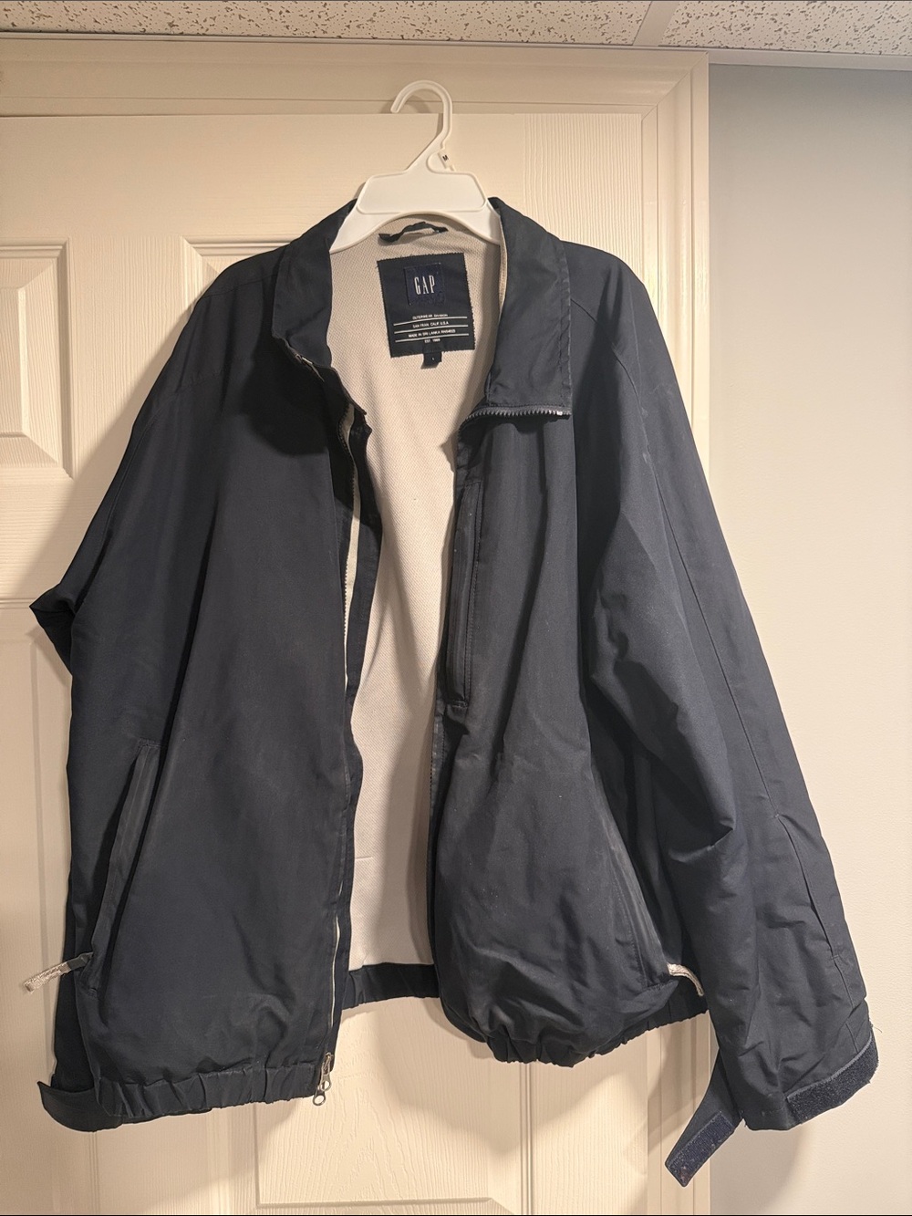 GAP Men's Dark Navy Full-Zip Windbreaker
